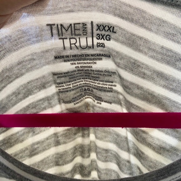 NWT stripes and ruffles - cute top! - Picture 4 of 6